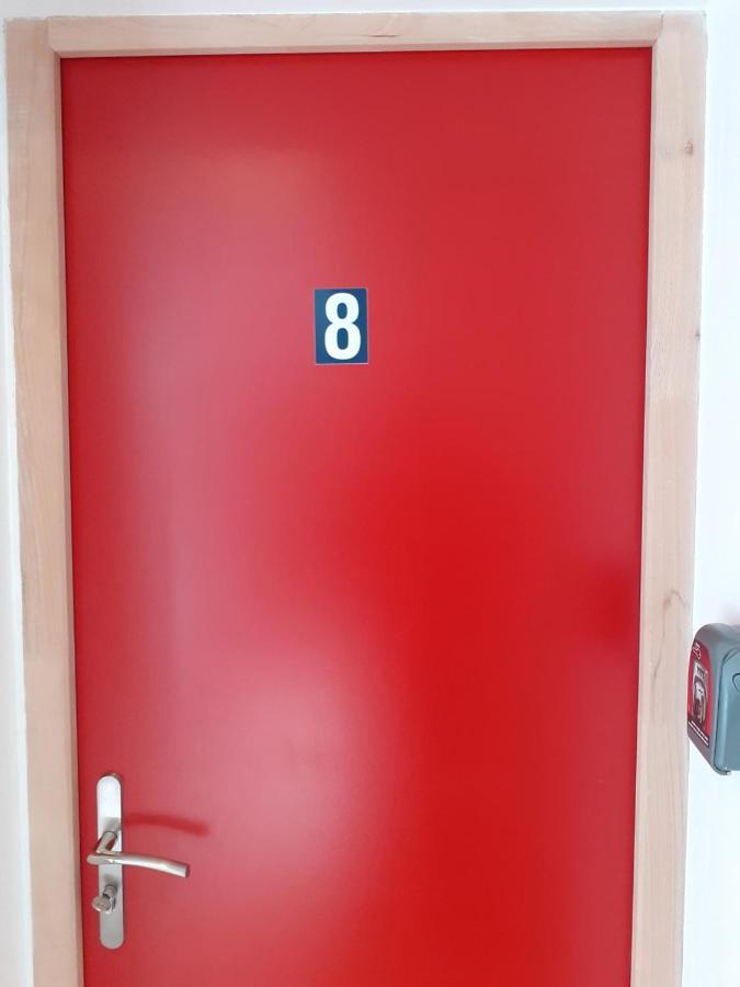 08 - Tres Joli Studio Tout Equipe Avec Parking Privatif Gratuit, Grand Fourgon Possible, Tout Le Linge De Maison Est Fourni Razac-sur-lʼIsle 外观 照片