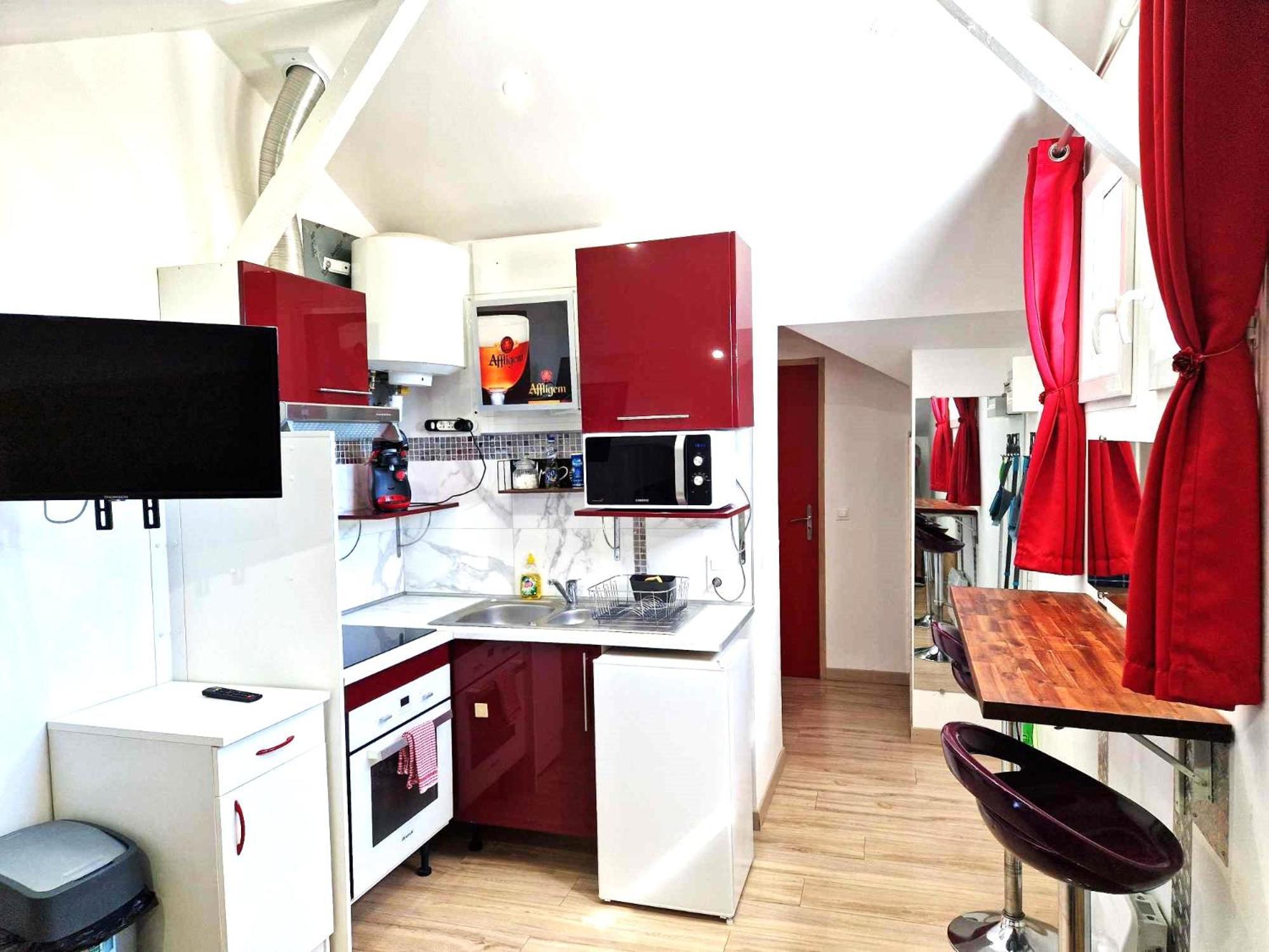 08 - Tres Joli Studio Tout Equipe Avec Parking Privatif Gratuit, Grand Fourgon Possible, Tout Le Linge De Maison Est Fourni Razac-sur-lʼIsle 外观 照片